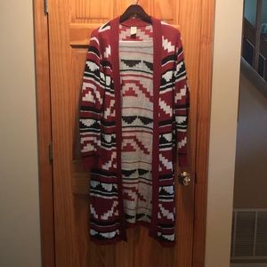 Red, Black & white patterned duster, size XL